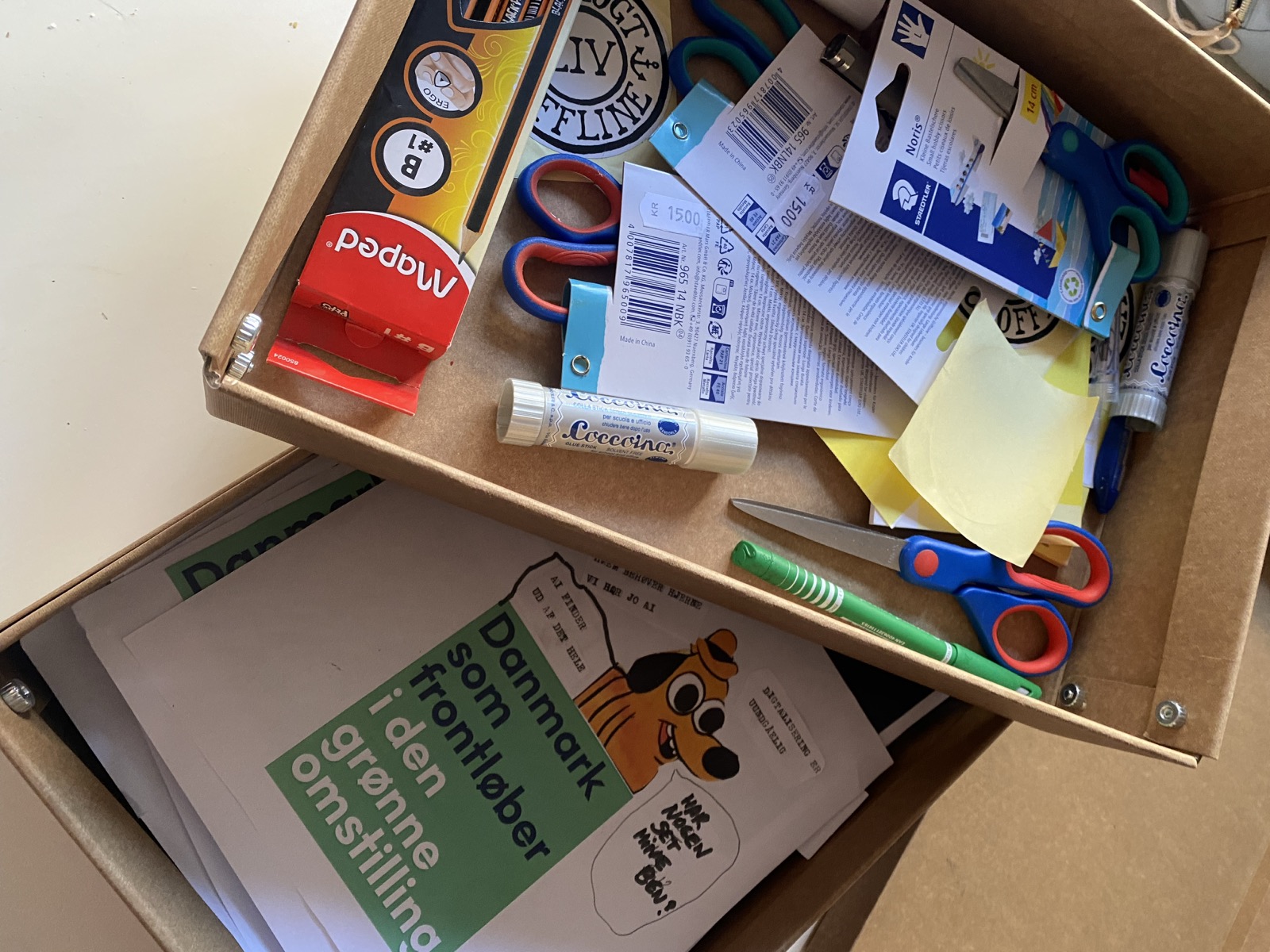 Memekit med materialer og memes